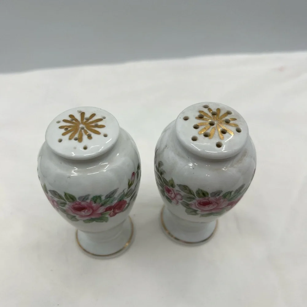 Japan Swirl China Pattern Vanity Salt and Pepper shakers